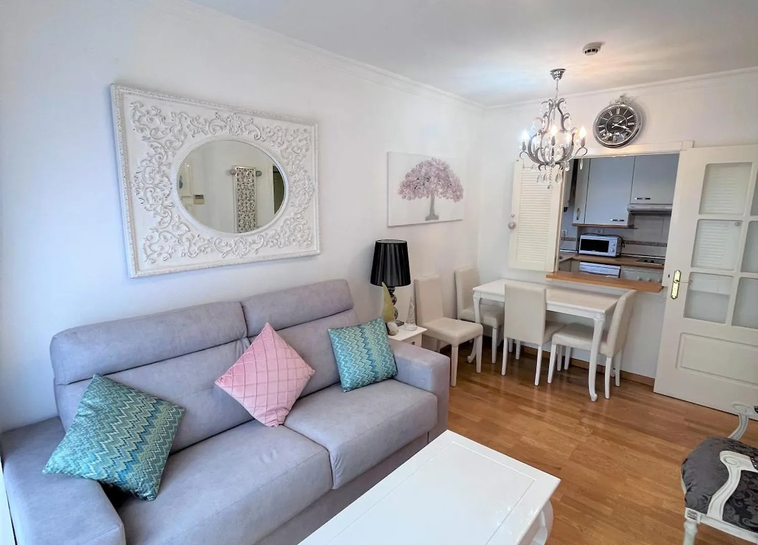 Campezo Suite Madrid Airport Apartment