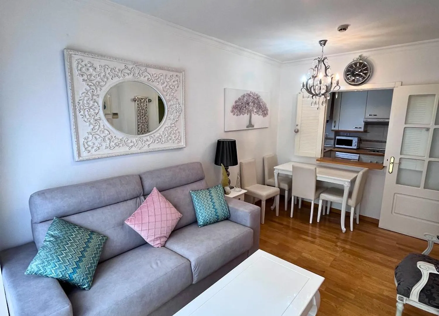 Campezo Suite Madrid Airport Apartment