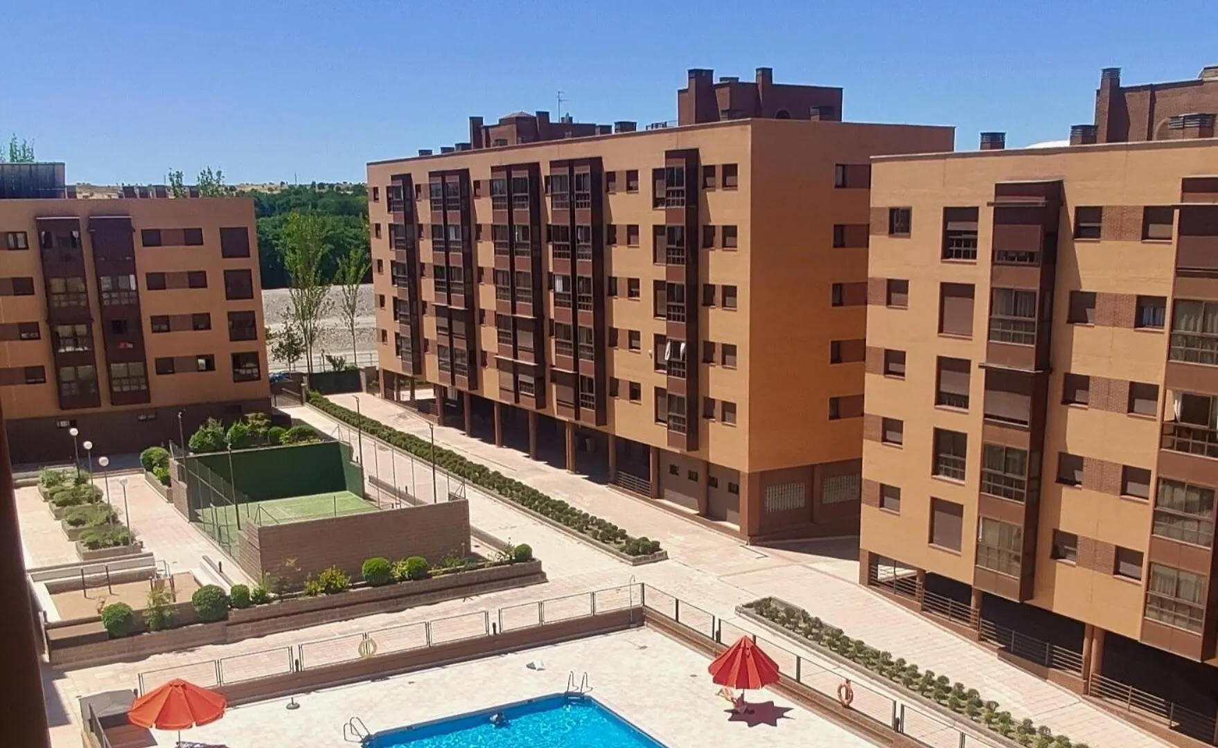 Campezo Suite Madrid Airport contacts